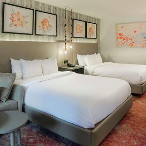 Deluxe  Queen Room Hearing accessible